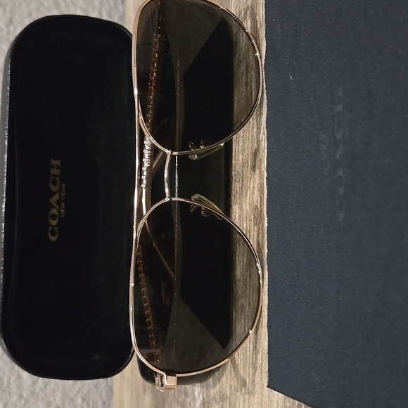 COACH SUNGLASSES - Picture 2 of 10